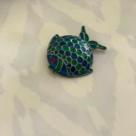 Fish Pendant Pin Broach 🐠 - Picture 3 of 3